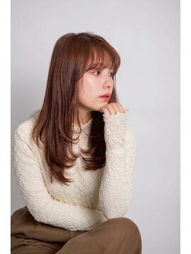 ルフュージュ バイ プロデュース 相模大野店(Refuge by Produce) レイヤーカット/重めバング/アプリコットベージュ