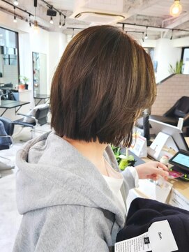 切りっぱなし　マロンベージュカラー