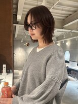 ミュー(miμ)&nbsp;レイヤーボブとボルドーカラーで目を惹くスタイルに