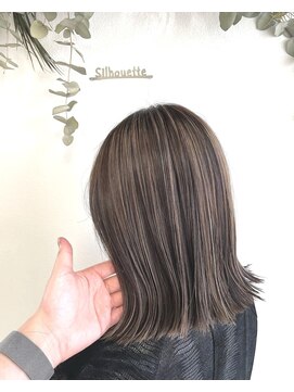 シルエット 美容室 細めハイライトカラー 八戸20代30代40代 夏