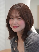 アンアミ オモテサンドウ(Un ami omotesando) くびれミディアムボブのハッシュカットに、シースルーバングとヘ