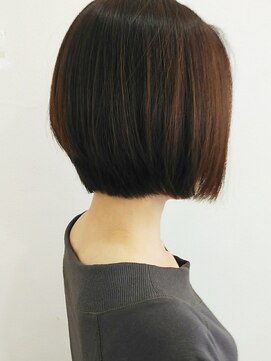 エッセンス(ESSENCE) 【ESSENCE】ワンレングス前下がりショートボブ