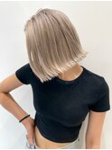 外国人風切りっぱなしハイトーンミニボブ  プラチナベージュT819