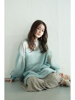 ウタ&nbsp;【uta　京野】カーキベージュ×フェミニンロング