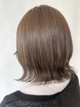 ヘアデザイン ファブロ(hair design FABRO.) アッシュベージュ/ミルクティベージュ/透明感カラー/くびれボブ