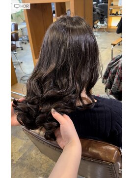 ロベルシ(ROVERSI) コテ巻き風デジタルパーマ