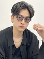 アーリー(Ali'i)&nbsp;センターパートツーブロックマッシュハイライト束感ショート