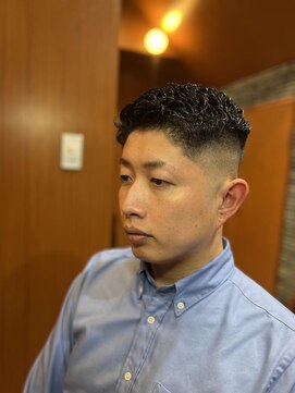 ヘアモード キクチ 銀座店 銀座　濡れパンフェードスタイル　〈理容室〉