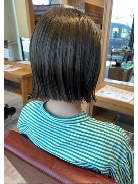 ルシュカイチマルニ(Rasca102) Rasca◆ボブ/切りっぱなしボブ/暗めオリーブカラー