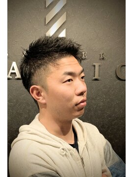 バーバークラシックス(BARBER CLASSICS) オンでもオフでも！万人受けアップバングスタイル！