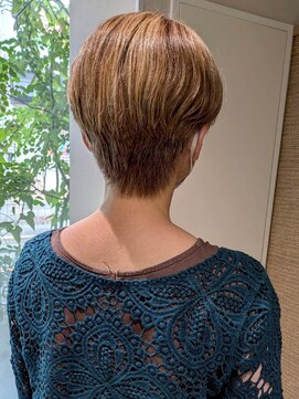 ユーアンボワーズ(U-AMBOISE) 大人女性のための美フォルムショート