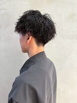 UN1QUE 髪質改善 仙台本町&nbsp;波巻きスパイラルパーマ×ツーブロックマッシュ