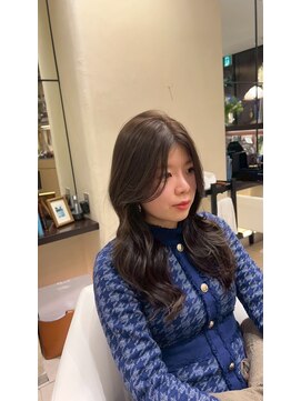 ミステローマ(MISTEROMA) 透明感アッシュカラーと結んでも可愛いレイヤーカット