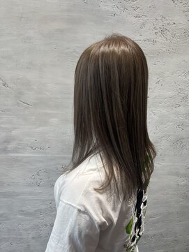 アールトゥーヘアー(art To Hair) ロングヘアー/ダブルカラー/グレーベージュ