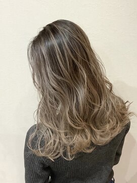 ファヴォリヘアー(favori hair) エアタッチバレイヤージュ／大人かわいいstyle／デザインカラー