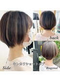ショートボブ