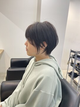 イヴォークトーキョーオーサカ(EVOKE TOKYO osaka) 耳かけ 抜け感 ショート 小顔 簡単セット おしゃれ 丸み ボブ