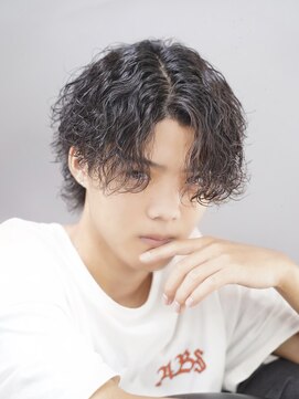 スキル(SKILL) うるつやセンターパート 福岡メンズパーマ