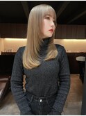 レイヤーカット ミルクティーベージュ ブリーチ ハイトーン