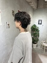 ドアホワイト(door white)&nbsp;ツイストスパイラルパーマ×センターパート