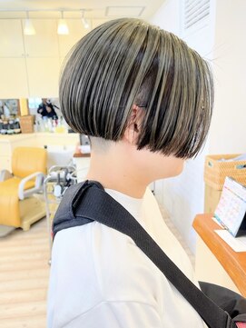 モリオ フロム ロンドン 成増店 【morio成増 セリザワ】刈り上げショート オリーブグレージュ