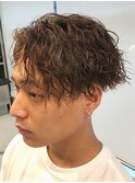 ツイストスパイラルパーマツイストパーマセンターパートマッシュ