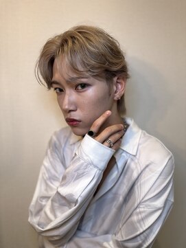 ロンドアベニール 北千住(Lond avenir) フェザーショートカットショートハイトーンショート