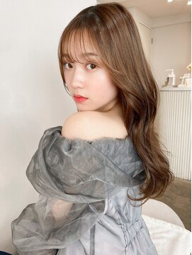 レア 表参道(L'ea) ・大人ガーリーダークアッシュミディアムレイヤー似合わせカット