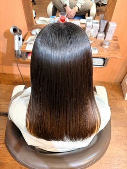 フォルビート(Forbito)の写真/厳選トリートメントで内部から補修。思わず触れたくなるうるツヤ美髪へ。