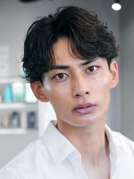 バイフィフス 原宿/表参道(by fifth) 緩め波巻きスパイラルパーマシャドウパーマメンズセンターパート