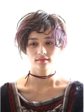 クリコ ヘアーデザイン(CLICQUOT hair design) キレイなフォルムを曖昧にくずしたショートヘア