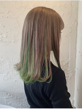 ピチカート(pizzicato) 切りっぱなしミディアム インナーカラーライムグリーン