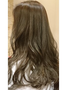 セレーヌ(Sereine) 大人可愛い透明感グレージュ