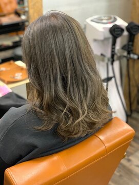 リリー シンジュク(Lilly) 【Lilly新宿】#シークレットハイライト#アッシュベージュ