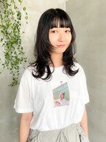 テトヘアー(teto hair)&nbsp;ウルフ　ミディアムウルフ　ぱっつん　暗髪　レイヤースタイル