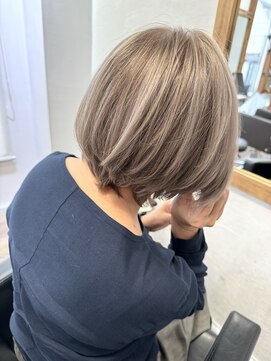 ハーツ(Heart's) 白髪ぼかし脱白髪染め大人ショート大人ミディ大人レイヤー