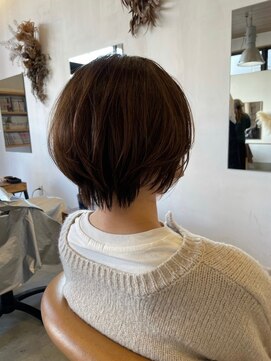 チルハウス(Chill-hus) 大人かわいいひし形小顔立体感フェザーショート30代40代50代