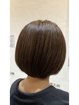 リリー(Lily) 切りっぱなしボブ