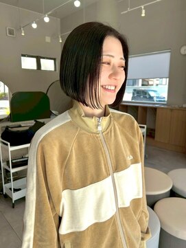 アンドルトワ(and Lutowa) 暗髪大人ショートボブ