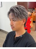 ホワイトシルバーアッシュバレイヤージュツーブロセンターパート
