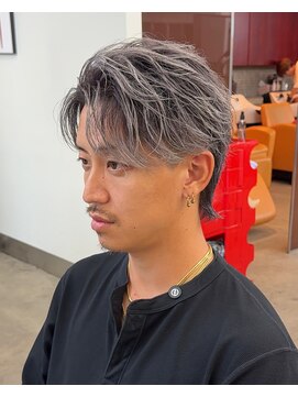 ホワイトシルバーアッシュバレイヤージュツーブロセンターパート