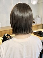 ドルセ(Dulce)&nbsp;暗めカーキベージュ×外はねボブ×切りっぱなしボブ