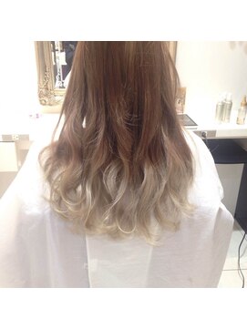 メレット(Meret) ホワイティーアッシュグラデーションカラー[オンブレ]