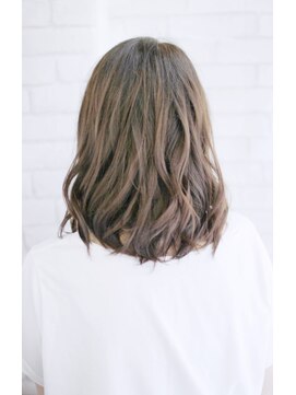 トランクイル サフリック(TRAN9UIL safric) 20代・30代・40代 愛され・抜け感ショートバング