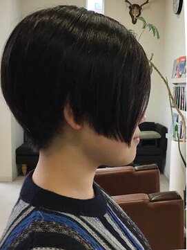 ソレイユ(SOLEIL) アシンメトリーショートボブ