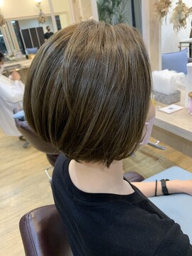 フラット 千葉(Flat.) ショートスタイル、モカグレージュ【千葉】