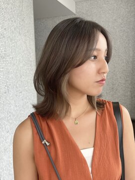 ザック ヴィ(ZACC  vie) インナーカラー / くびれミディアム