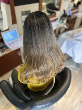 イーエル グランデ(e.ll grande) バレイヤージュ