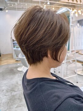 ロミー 本厚木(ROMMY.) ショートレイヤーショートボブくびれハイライト