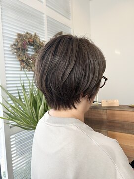 ミレナ(Milena) グレージュ×ショートボブ